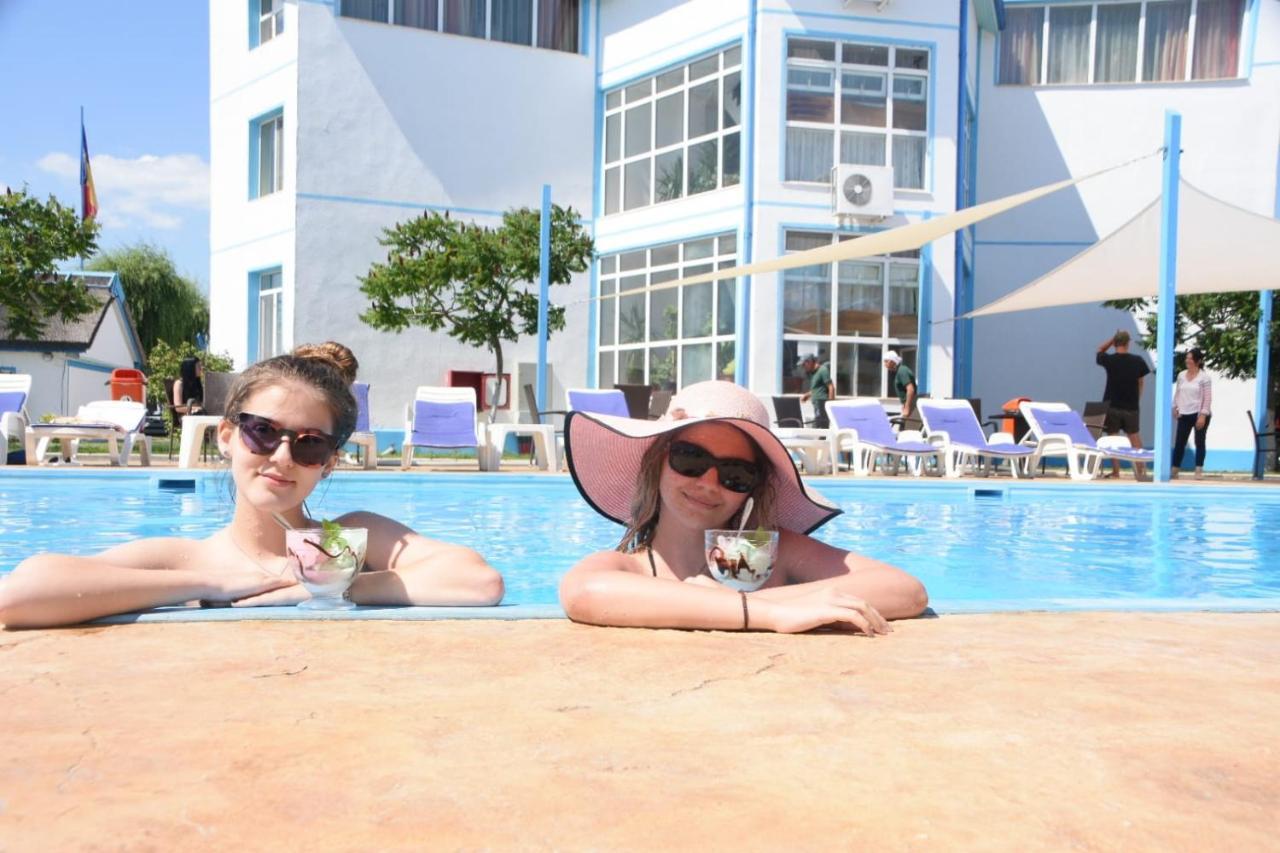 Hotel Sunrise Crisan  Exterior photo